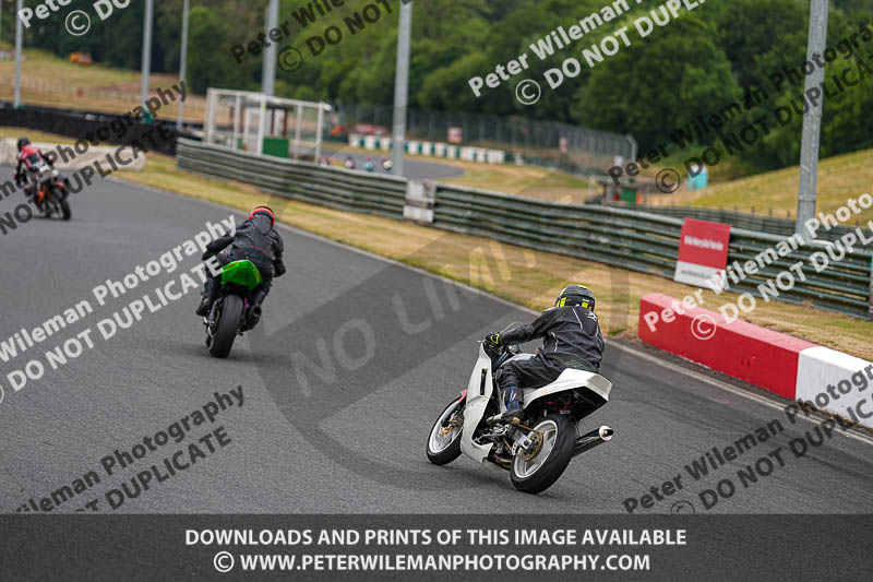 enduro digital images;event digital images;eventdigitalimages;mallory park;mallory park photographs;mallory park trackday;mallory park trackday photographs;no limits trackdays;peter wileman photography;racing digital images;trackday digital images;trackday photos